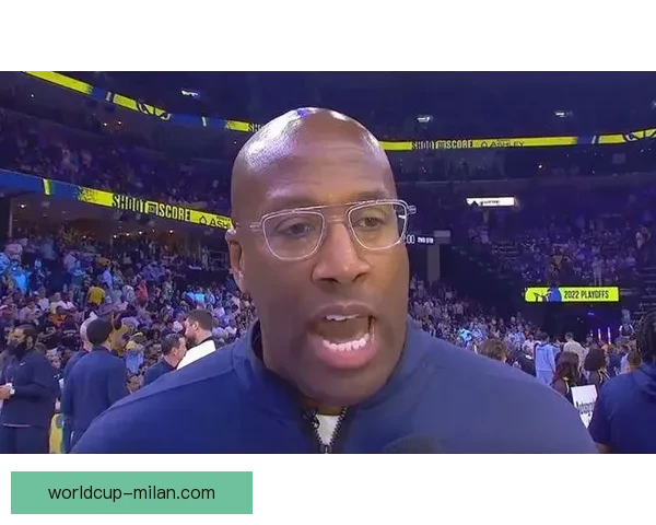 科尔谈梅尔顿拇指伤势困扰及球队第三节崩盘问题 科尔谈梅尔顿拇指伤势困扰及球队第三节崩盘问题